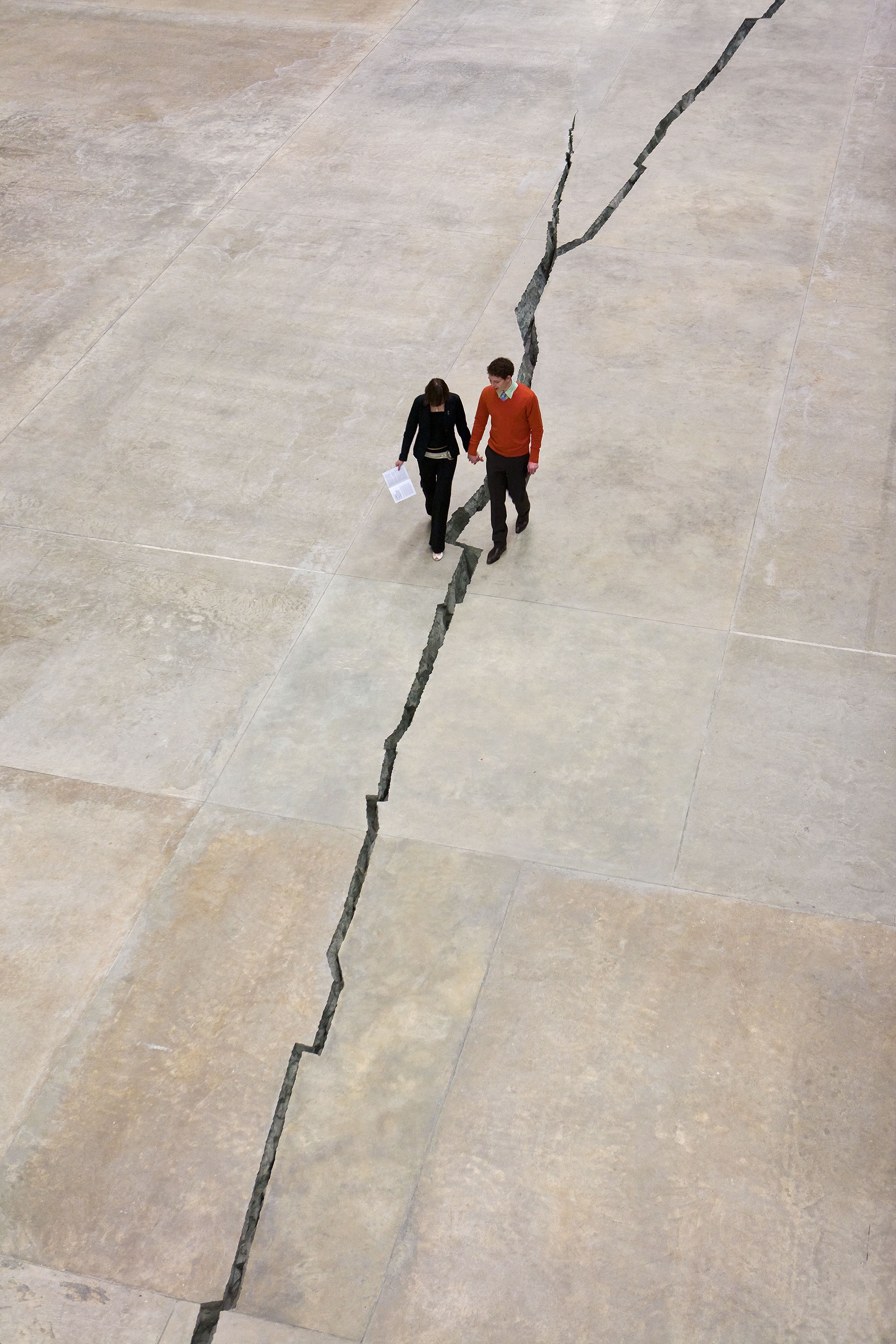 Tate Modern Turbine Hall, London – Doris Salcedo