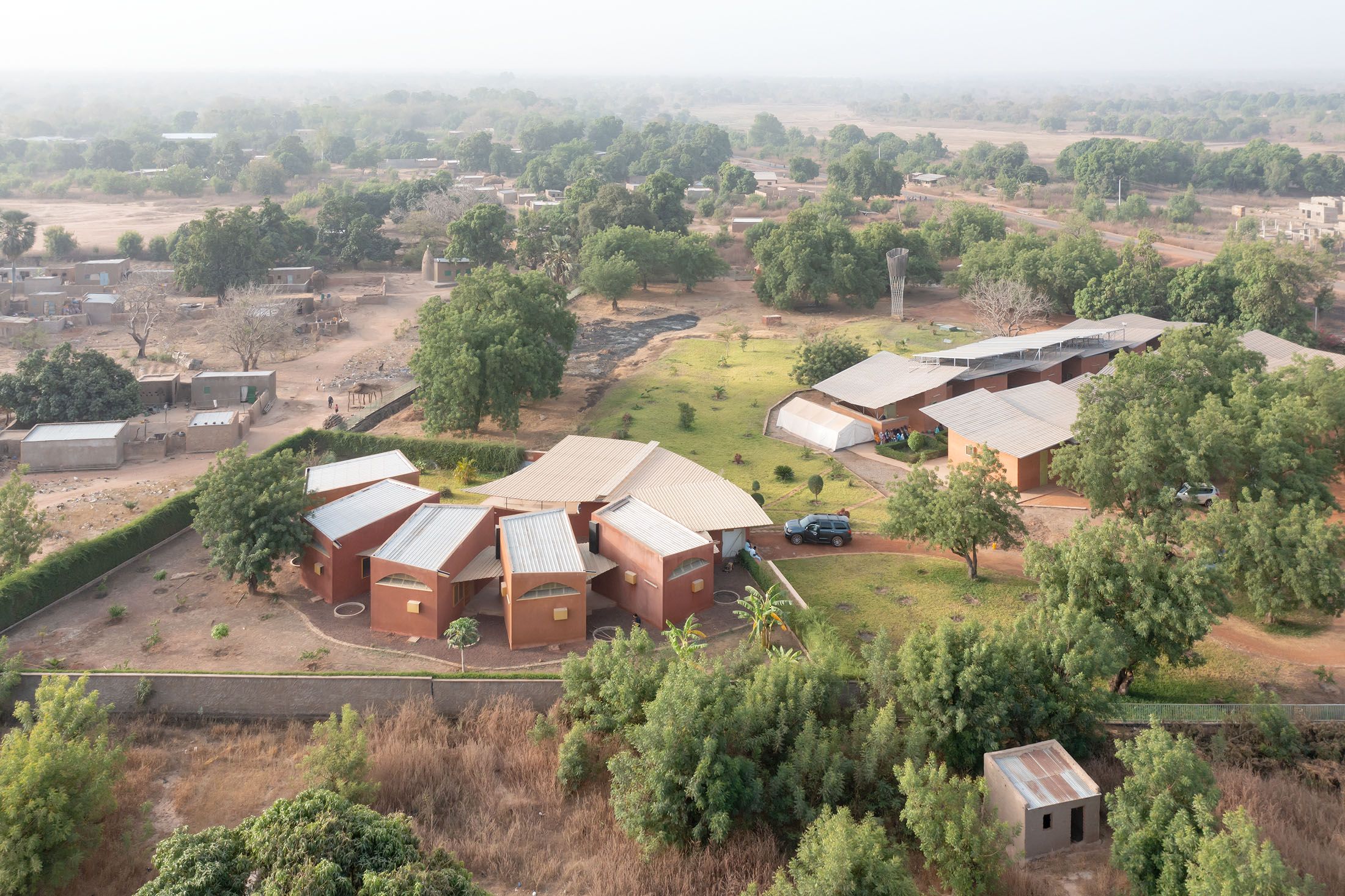 Leo Clinic – Francis Kéré