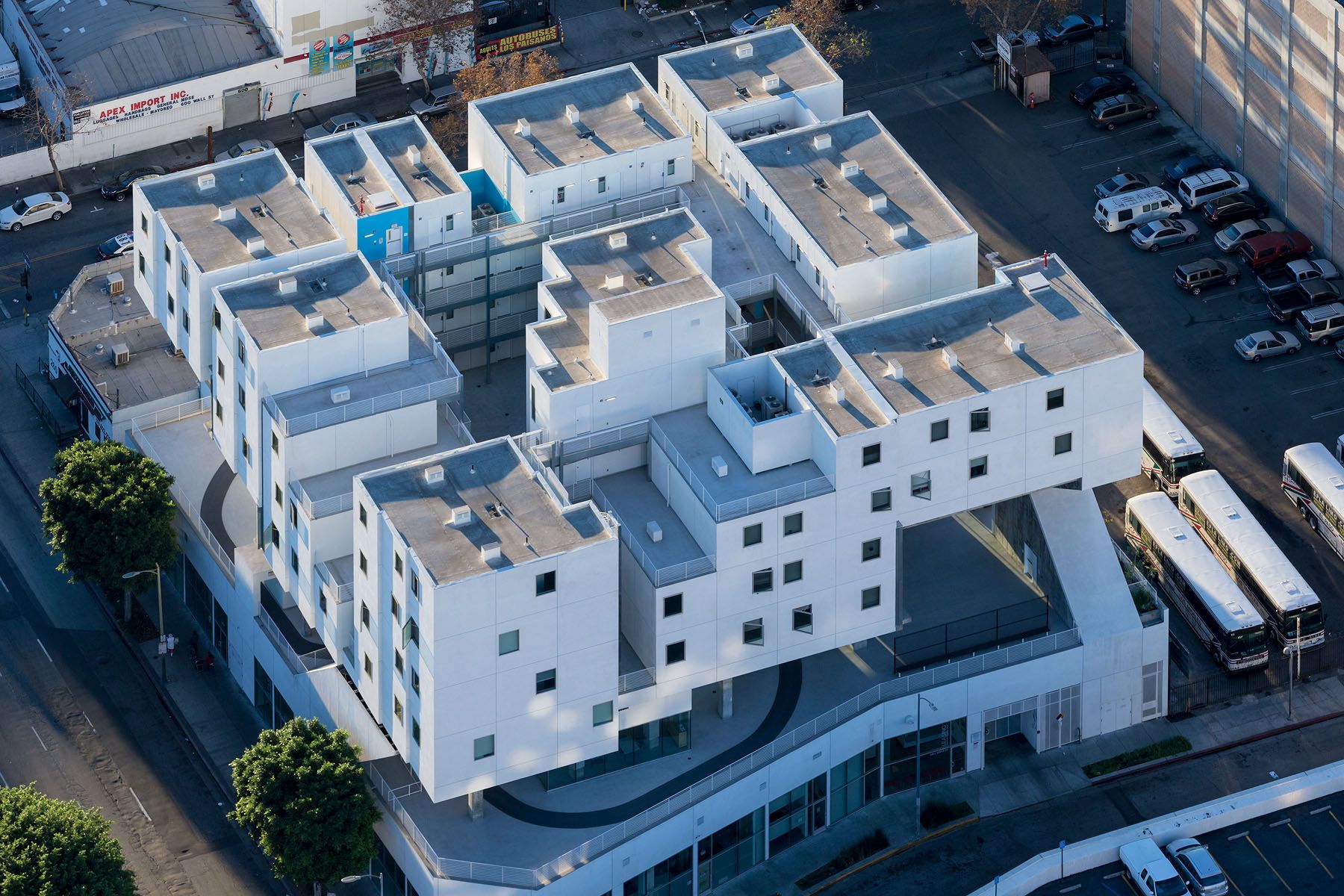 Star Apartments 14-11, Los Angeles – Michael Maltzan