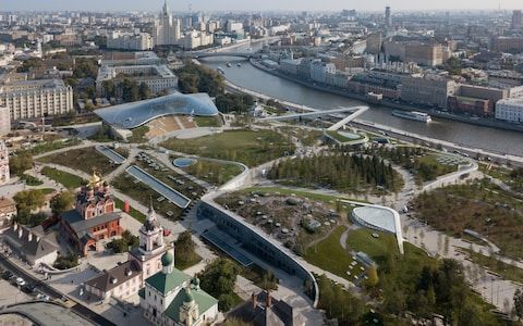 01_Zaryadye-Park_Photography-by-Iwan-Baan_trans_NvBQzQNjv4BqIjSdv-kovZVed7evFzR15siaaH-a08o5nPveHSYnnlM