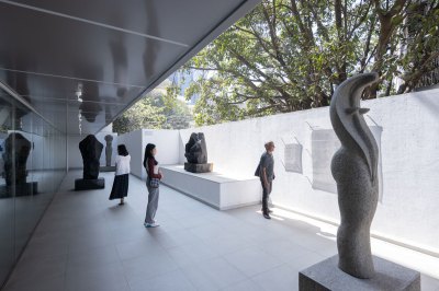 MAP-Bangalore-Stephen-Cox-Sculpture-Courtyard-c-Iwan-Baan-8